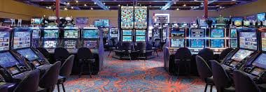 Pretty Gaming baccarat table with English-speaking dealer